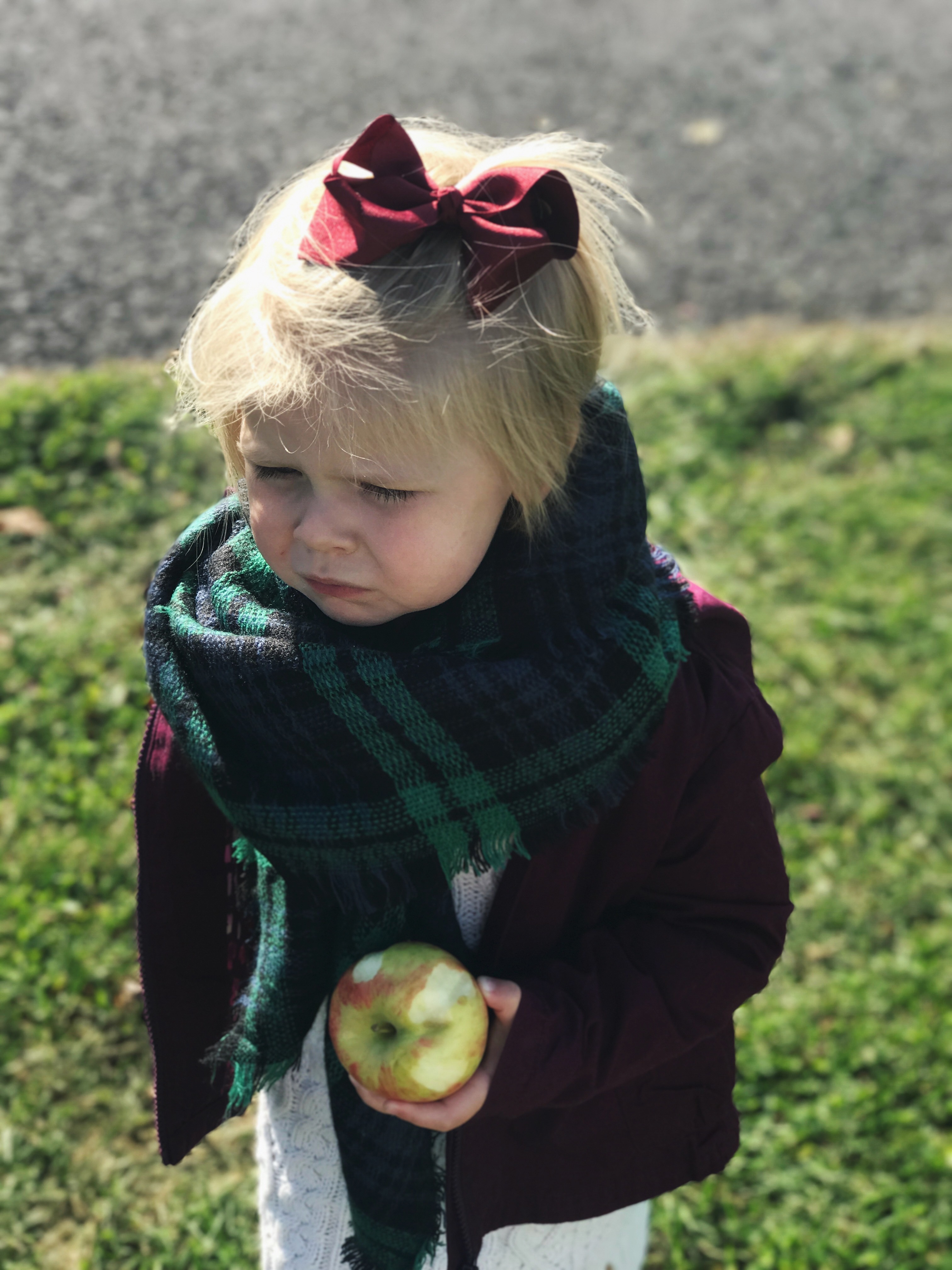 Fall Bucket List: Apple Orchards | Mommy & Me Outfit: Burgundy and Scarves