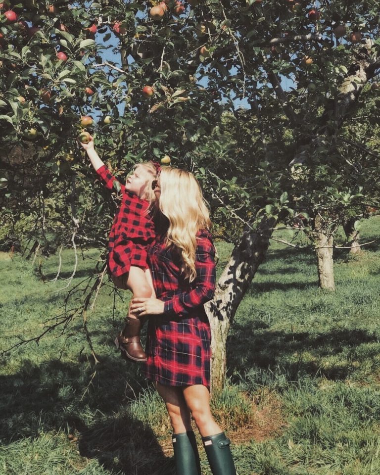 Family Fall Bucket List: Apple Picking | Mommy & Me Outfits