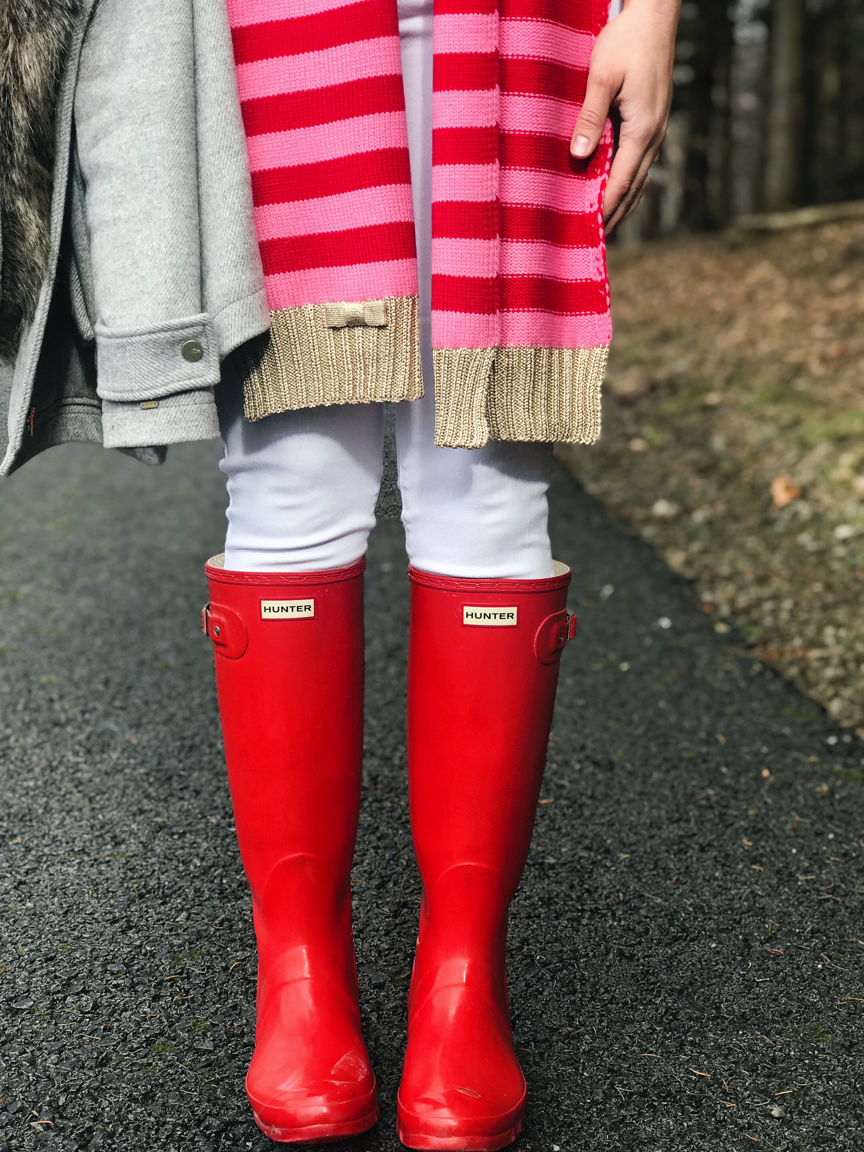 Color Block Sweater | Beret | Valentine's Day Outfit | www.styleherstrong.com