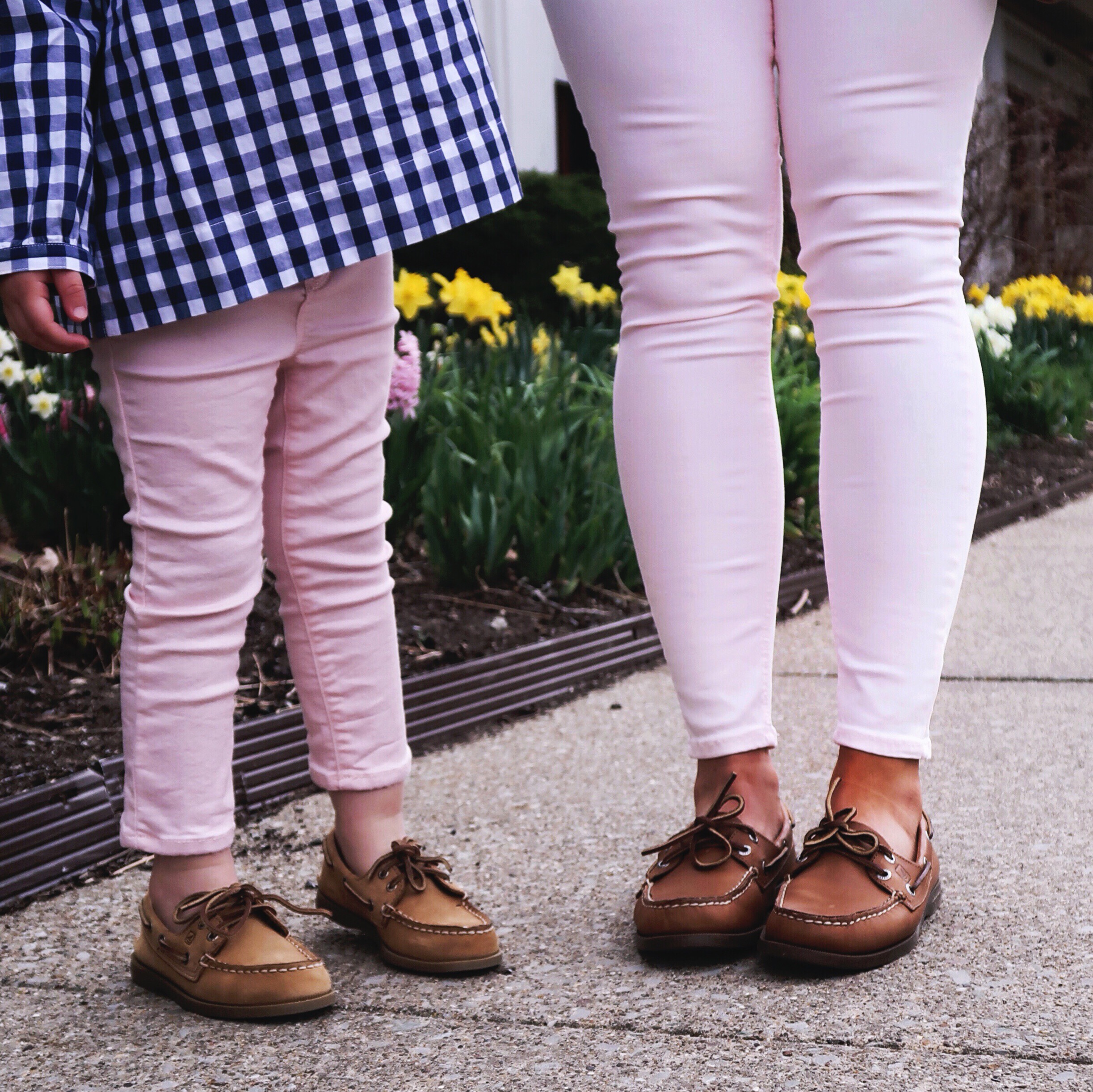 Mommy and Me Matching Outfits | Gingham Shirts | Pink Jeans | Sperry Boat Shoes #preppy