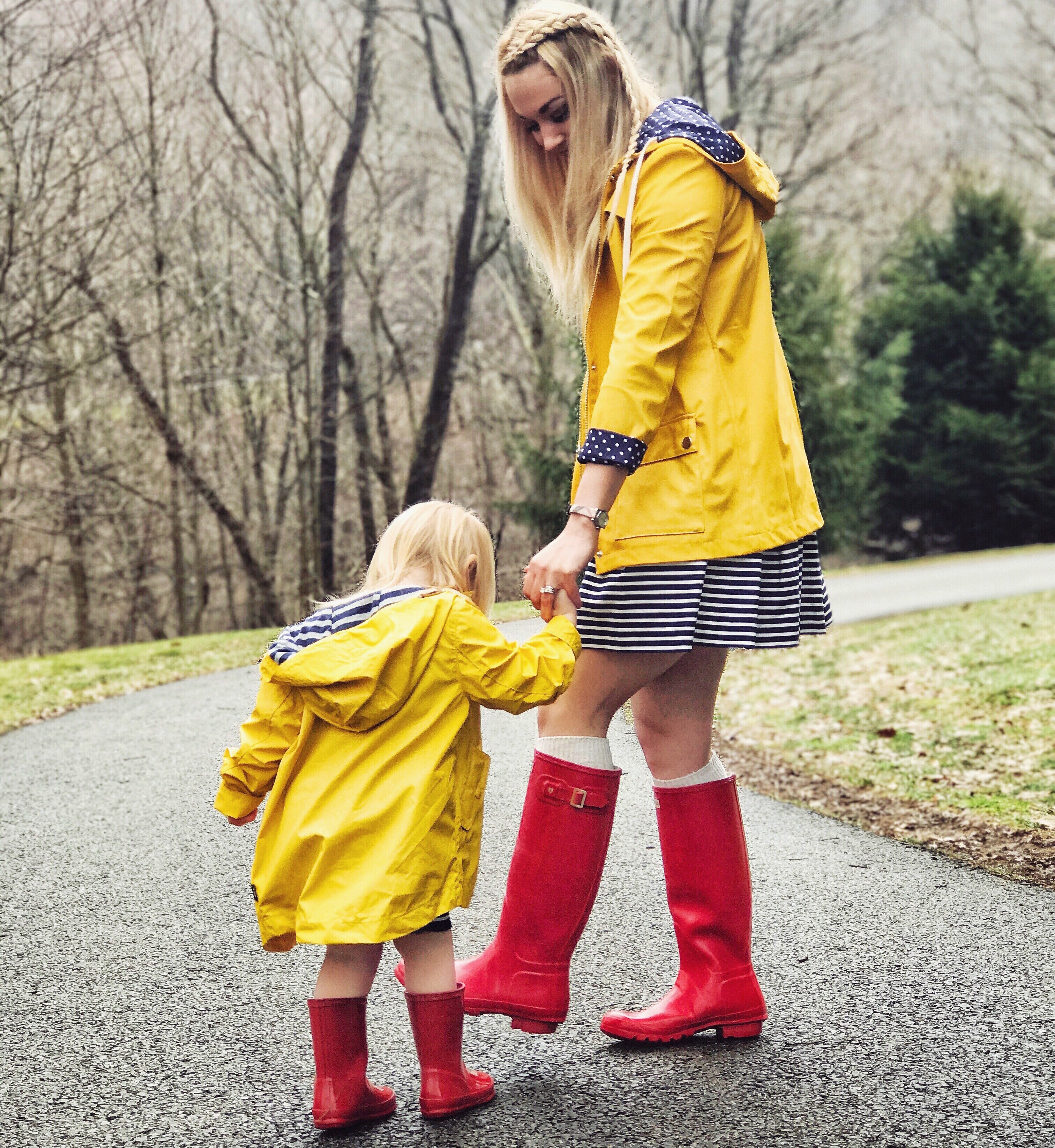 Mommy and Me Matching Outfits | Yellow Rain Coats and Red Hunter Boots | Yellow Rain Jacket, HUNTER Boots, Twinning, Matching, Preppy, Preppy Style, Preppy Kid, Mommy and Me, Mother Daughter, Spring Style, Rain Jacket, Kid's Style, Kid's Fashion, Little Girl Style, Mini Style, Classic Style, Mommy Blogger, Kid's Fashion Blogger, Style Blogger, Fashion Blogger, Style, Fashion, American Style