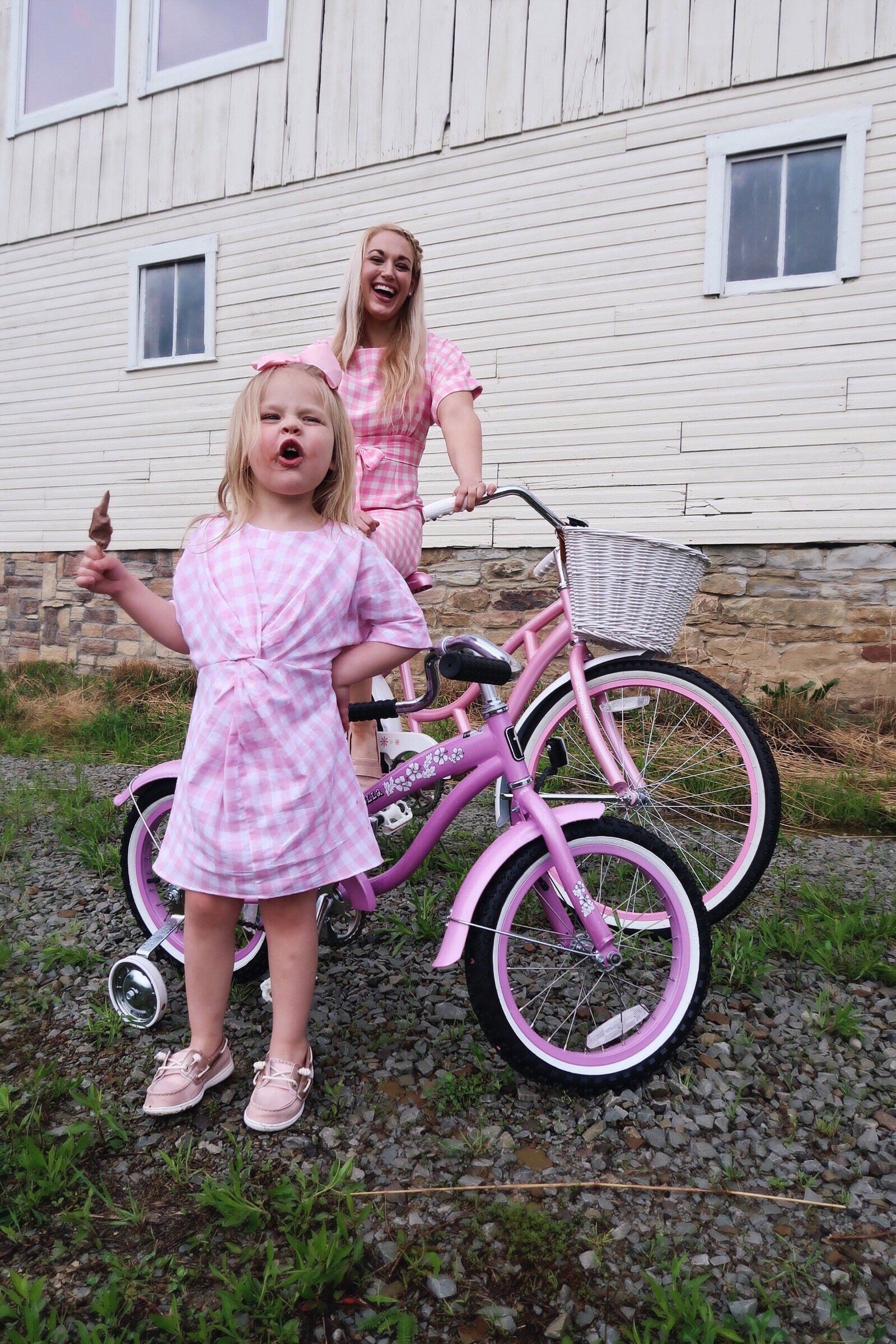 Mommy and Me Outfits: Pink Beach Cruisers & Gingham Dresses | www.styleherstrong.com | Style Her Strong Blog | Gingham, Boat Shoes, Loafers, Sperry, Matching Outfits, Twinning, Mommy and Me, Kids Style, Mom Blogger, Preppy Style, Classic Style #preppy #mommyandme #sperry #beachcruiser