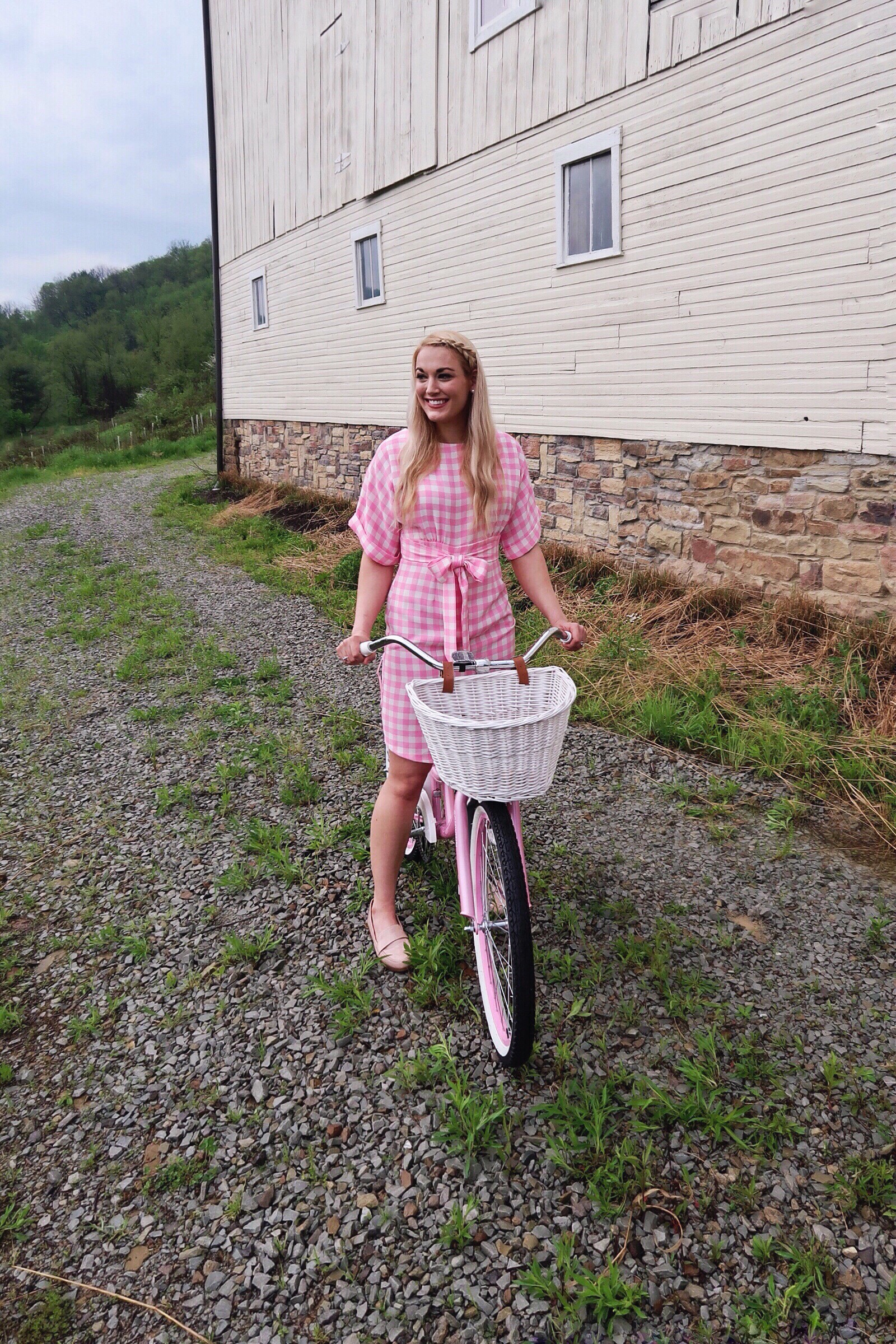 Mommy and Me Outfits: Pink Beach Cruisers & Gingham Dresses | www.styleherstrong.com | Style Her Strong Blog | Gingham, Boat Shoes, Loafers, Sperry, Matching Outfits, Twinning, Mommy and Me, Kids Style, Mom Blogger, Preppy Style, Classic Style #preppy #mommyandme #sperry #beachcruiser