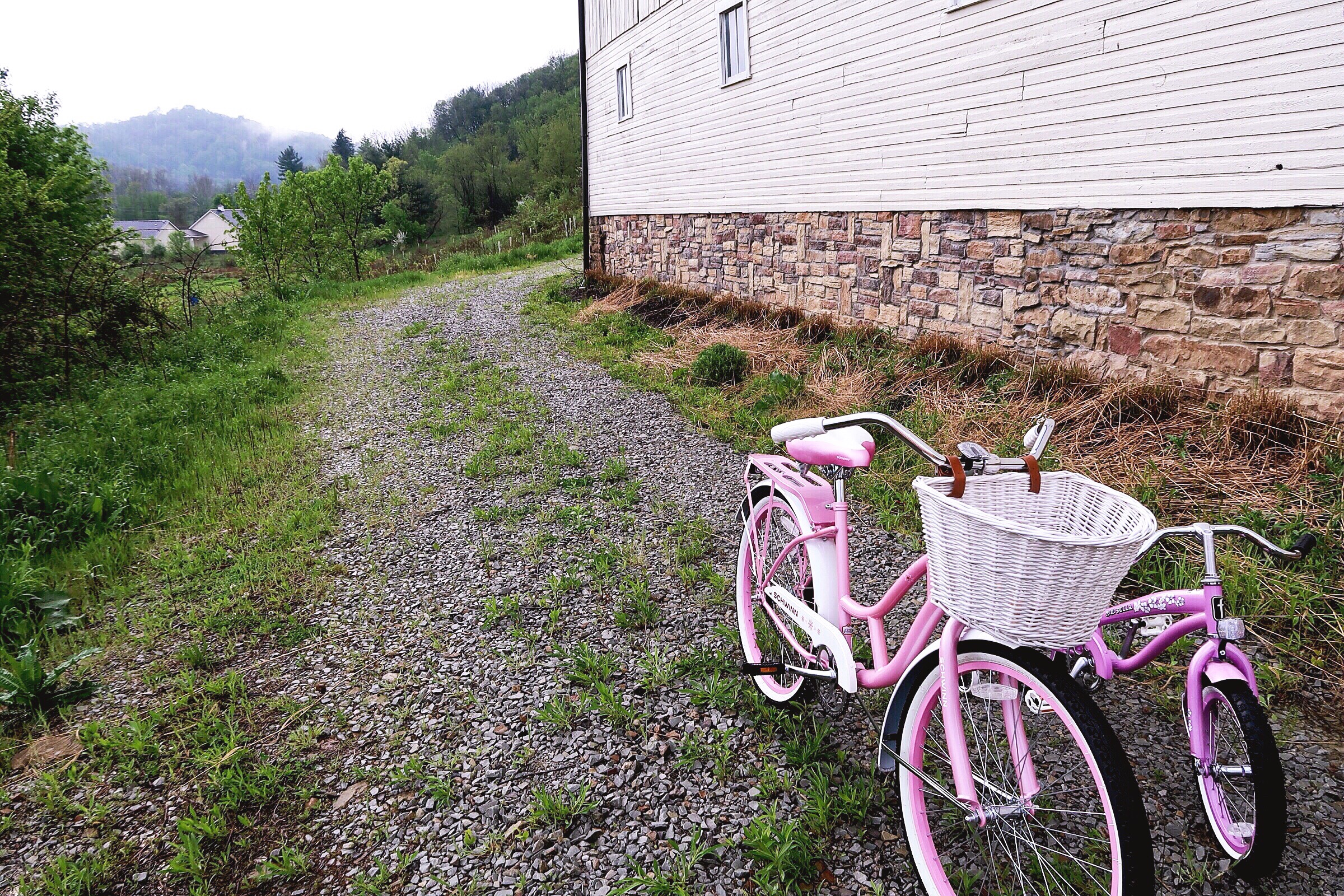 Mommy and Me Outfits: Pink Beach Cruisers & Gingham Dresses | www.styleherstrong.com | Style Her Strong Blog | Gingham, Boat Shoes, Loafers, Sperry, Matching Outfits, Twinning, Mommy and Me, Kids Style, Mom Blogger, Preppy Style, Classic Style #preppy #mommyandme #sperry #beachcruiser