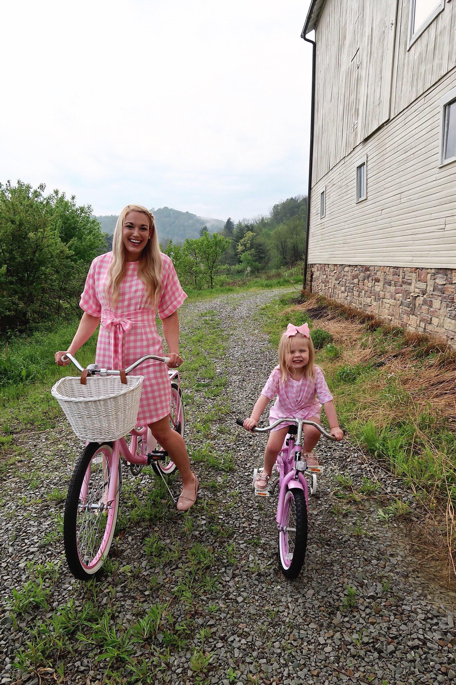 Mommy and Me Outfits: Pink Beach Cruisers & Gingham Dresses | www.styleherstrong.com | Style Her Strong Blog | Gingham, Boat Shoes, Loafers, Sperry, Matching Outfits, Twinning, Mommy and Me, Kids Style, Mom Blogger, Preppy Style, Classic Style #preppy #mommyandme #sperry #beachcruiser