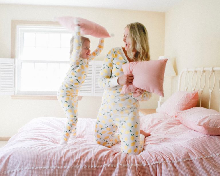 Mommy and Me Matching Pajamas | Lemon Print Pajamas | Spring Pajamas | #mommyandme #mommyandmeoutfits #mommyandmefashion #matchingpajamas #kidsfashionblog | www.styleherstrong.com |