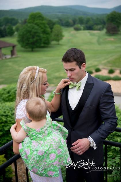 Lilly Pulitzer Bridesmaid Dresses | Lilly Pulitzer Wedding | Preppy Wedding | Souther Wedding | #wedding www.styleherstrong.com