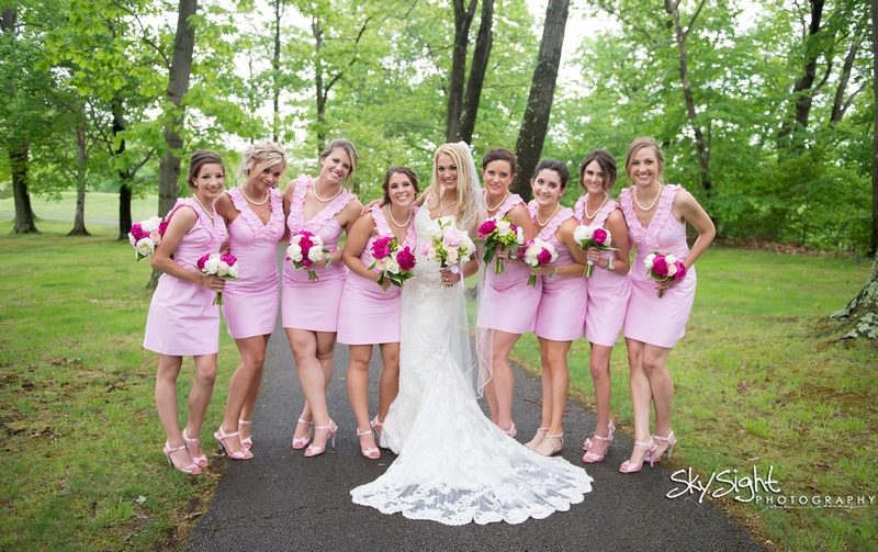 Lilly Pulitzer Inspired Wedding | Preppy Wedding | Spring Wedding | Lilly Pulitzer Bridesmaid Dress | Seersucker Bridesmaid Dress | #preppy #lillypulitzer #preppywedding #southernwedding #springwedding www.styleherstrong.com