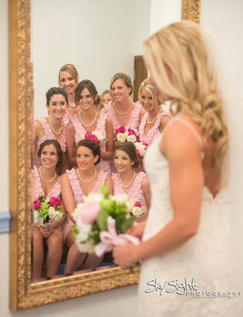 Seersucker Bridesmaid Dresses | Lilly Pulitzer Bridesmaid Dresses | Preppy Wedding | Southern Wedding | Spring Wedding | Pittsburgh Wedding | #lillypulitzer #bridesmaid #wedding www.styleherstrong.com