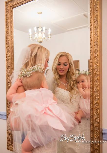 Mother and Daughter on Wedding Day #weddingday www.styleherstrong.com