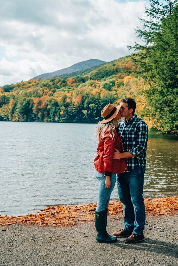 New England Fall Travel Guide | Woodstock Vermont Manchester Vermont Bretton Woods New Hampshire Mystic Connecticut Portland Maine Newport Rhode Island Fall Leaf Peeping Trip to New England #newenglandfall #falltrip #fallfoliage #leafpeeping