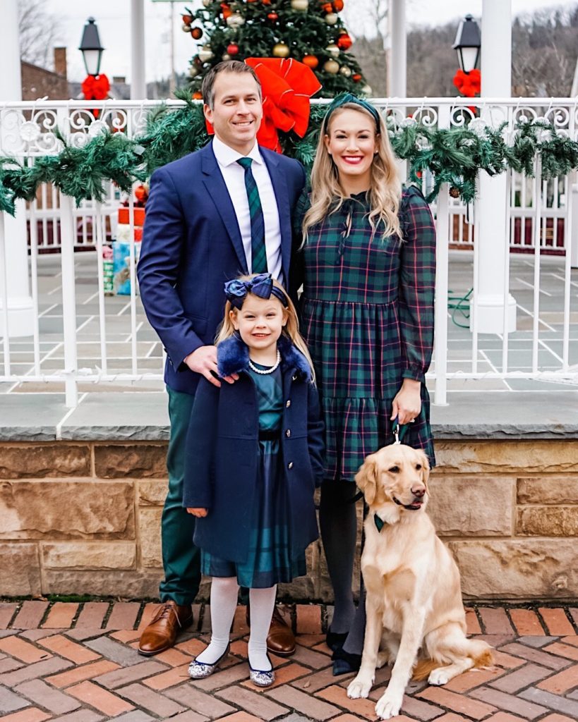 Family Christmas Pictures | Family Christmas Outfits | Matching Outfits | Family Matching Outfits | Christmas Photos | Christmas Picture Ideas | Christmas Pictures | Holiday Pictures | Family Photography | Family Pictures | J.Crew | Preppy Winter Style | Christmas Outfits | Holiday Style | Holiday Fashion | Tartan Plaid | Golden Retriever | #tartanplaid #christmaspictures #holidaypictures #familychristmaspictures #Christmascard #LTKholidaystyle #holidaystyle #holiday #matchingoutfits