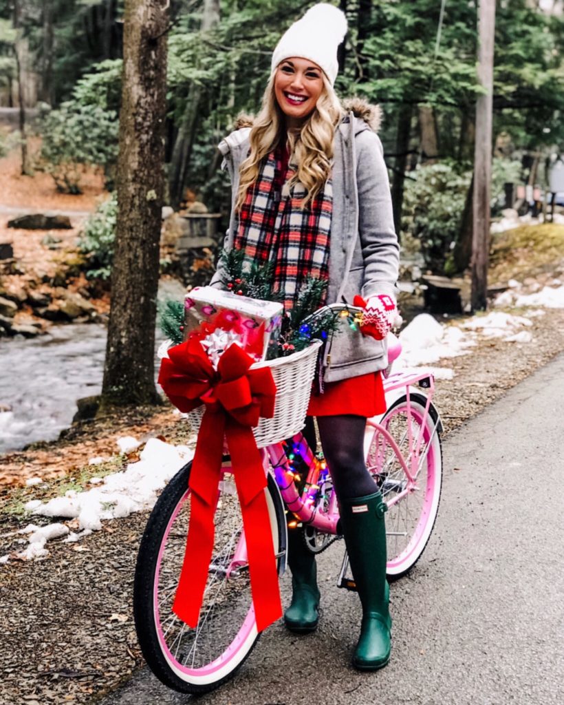 Christmas Picture Ideas | Family Photo Ideas | Matching Holiday Outfits | Tartan Plaid Outfit | Matching Family | Hunter Boots | J.Crew | Preppy Holiday Outfit | Preppy Winter Outfit | Christmas Traditions 