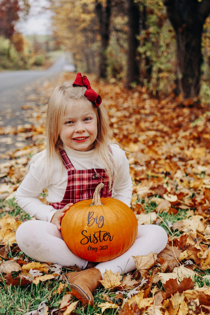 Fall Pregnancy Announcement | Pregnancy Announcement Ideas | Pumpkin Pregnancy Announcement