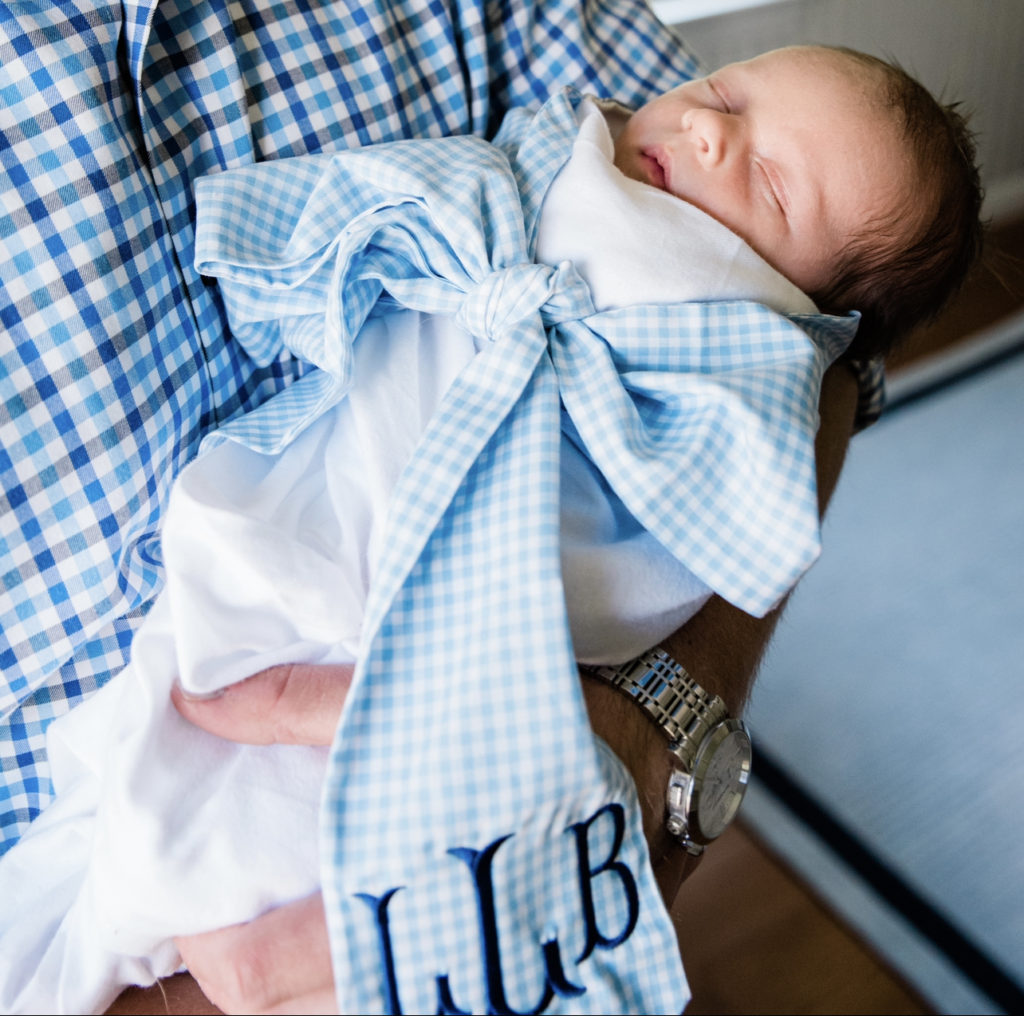 Newborn Photography | Newborn Photos | Family Home Photos | Baby Boy Nursery | Boy Nursery | Little Boy Room | Serena and Lily | Big Sister | Pottery Barn | Grandmillennial Home | Blue and White Home | Family Photo Outfits