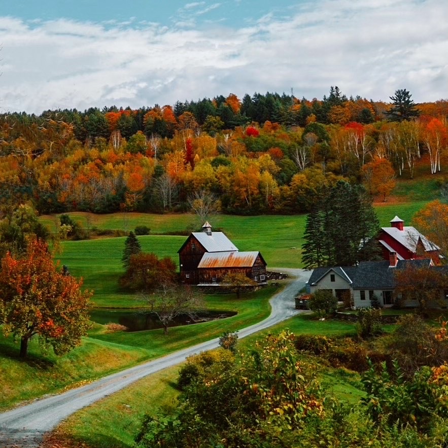 New England Fall Travel Guide | Fall Foliage New England | Leaf Peeping | Fall Trip to Vermont | Hiking in New Hampshire in the Fall | Portland Maine Trip | Newport Rhode Island Travel Guide | Mystic Connecticut | Manchester Vermont | Woodstock Vermont