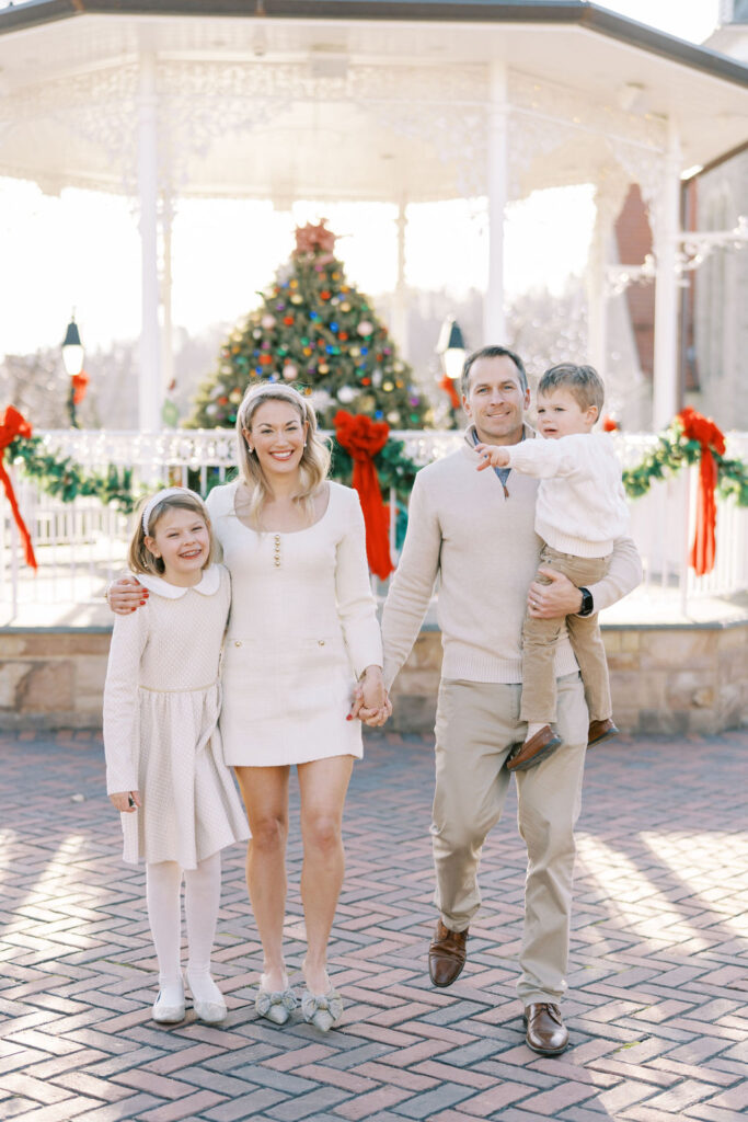 Neutral Family Photo Outfits | Family Photo Outfits | Pittsburgh Photographrt | Family Photos