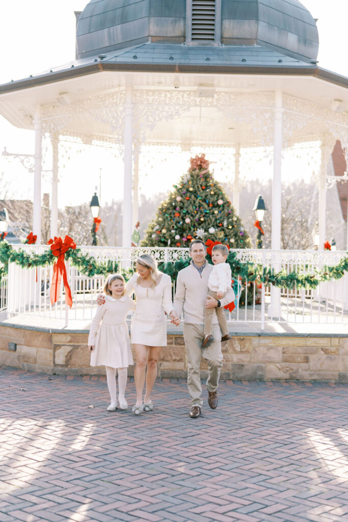 Neutral Family Photo Outfits | Family Photo Outfits | Pittsburgh Photographrt | Family Photos